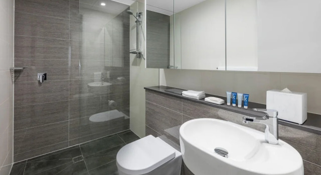 Люкс с 2 комнатами с видом на гавань Meriton Suites North Sydney