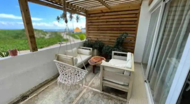 Семейные апартаменты с 2 комнатами с видом на океан Oceanfront New Condo on the Beach