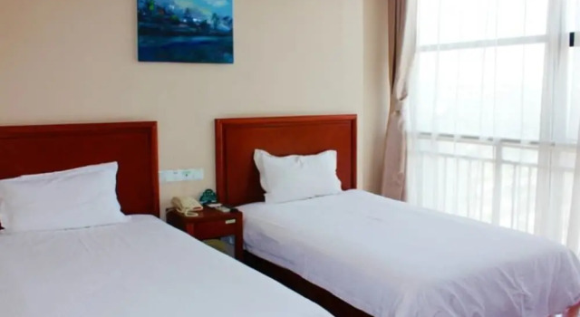 Двухместный номер Standard GreenTree Inn Xuzhou High Speed Railway Station Express Hotel