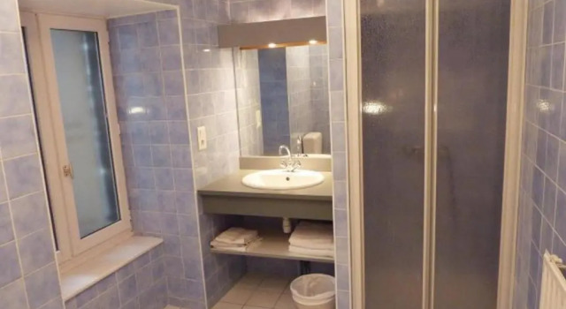 Четырёхместный номер Standard Hôtel Restaurant du Pont-Vieux