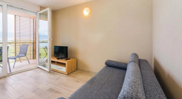 Awesome Home in Povljana With Wifi and 1 Bedrooms, Rezerwuj Hotel Povljana 