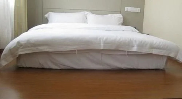 Shenchuan Hotel, Boek Hotel Hotels en accommodaties in Diqing, Hotel