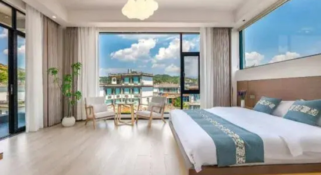 Люкс Deluxe Yunsujian Homestay Hotel (Dali Haidong Town)