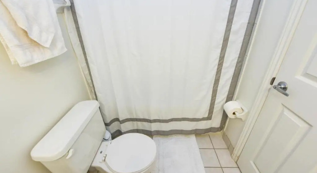 Апартаменты PlanURstay - Amazing 2BR & 2BTH - Near Square One Mall