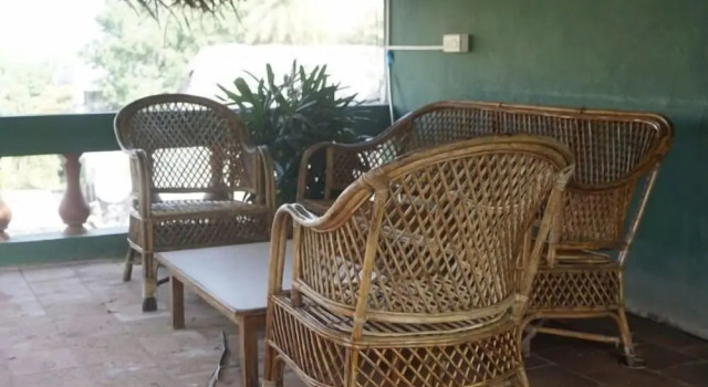 Green's Guesthouse, Забронировать Отель Отели Ауровиль с парковкой, рядом с Matrimandir, Парковка