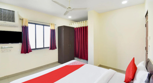 Люкс Standard OYO 45331 Hotel Sant Kripa