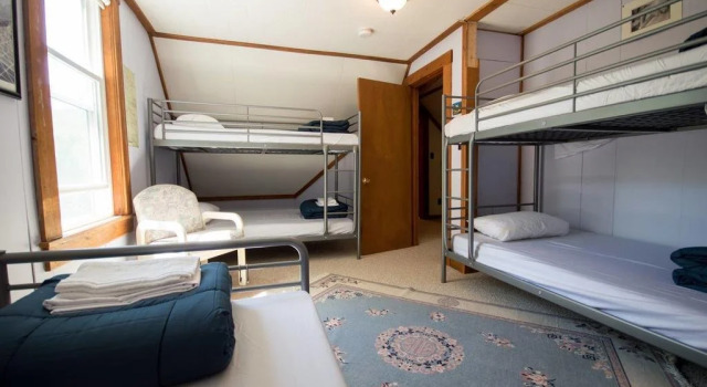 The Notch Hostel, Забронировать Хостел Отели Норт-Вудсток с парковкой, Парковка
