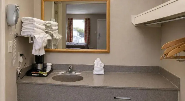 Четырёхместный номер Standard Days Inn by Wyndham Apple Valley Pigeon Forge/Sevierville
