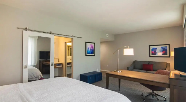 Номер Executive Hampton Inn & Suites-Dallas/Richardson