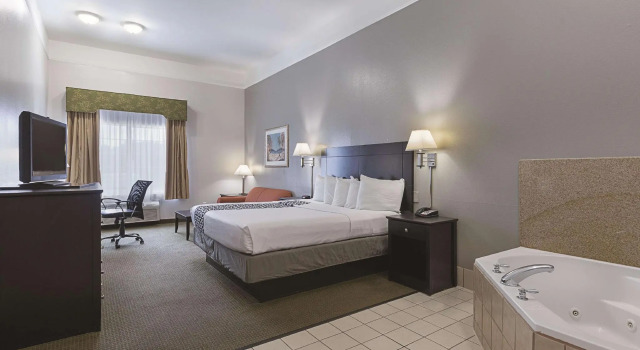Двухместный номер Deluxe La Quinta by Wyndham Deer Park
