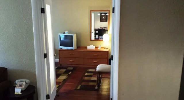 Люкс Days Inn by Wyndham Cocoa Cruiseport West At I-95/524