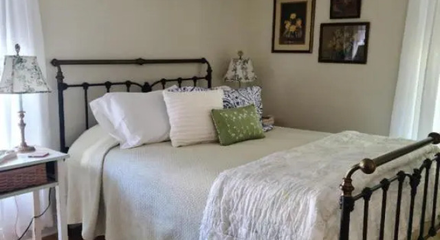 Люкс Deluxe Benjamin F. Packard House Bed and Breakfast
