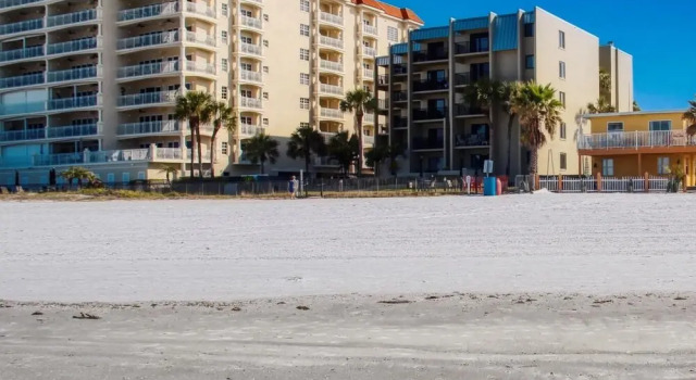 Misty Isles Redington Beachfront Suite 24