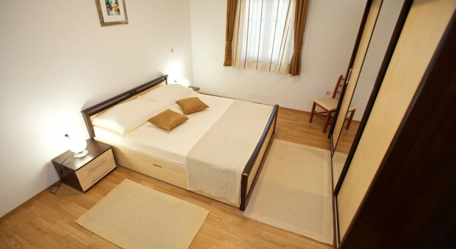 Paula - With Pool and sea View - A2, Rezerwuj Hotel Hotele w Split-Dalmatia County z parkingiem, Parking