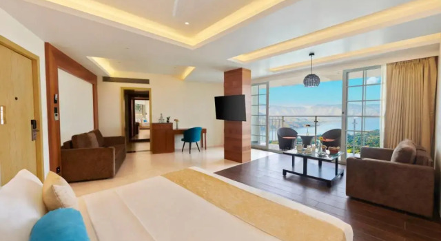 The Cliff by Zuper - Panchgani, Rezerwuj Hotel Hotele w Nowe Delhi z basenem, Basen