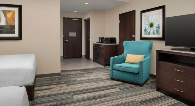 Четырёхместный номер Premium Hilton Garden Inn Murfreesboro