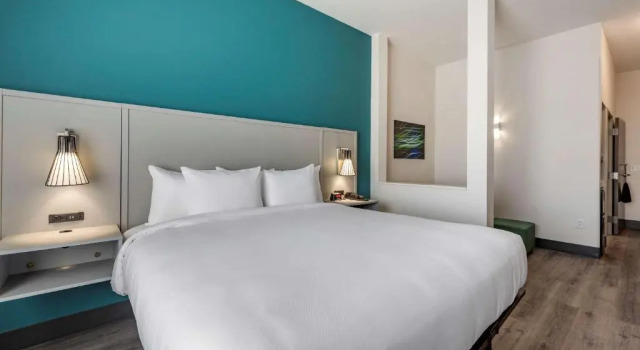 Люкс Comfort Suites Colorado Springs East - Medical Center Area