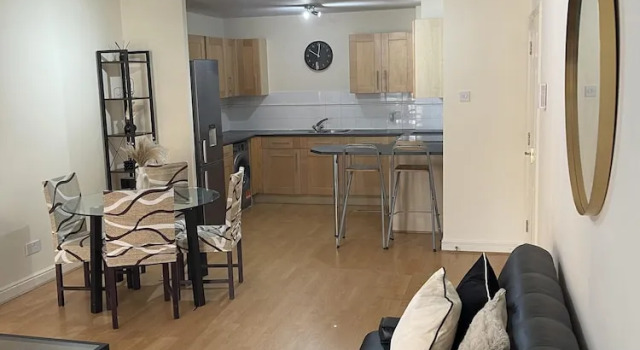 Spacious 1-bed Apartment in London sea View, Varaa Huoneisto Asunnot kohteessa Merseyside, Huoneisto