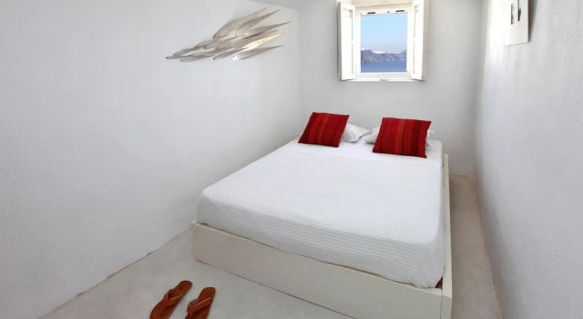 Коттедж Menias Cave House