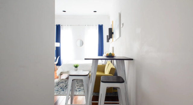 24-18 New Gramercy Studio W D in Unit Fully Reno