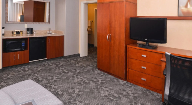 Courtyard Pittsburgh Monroeville, Boek Hotel Hotels in Monroeville met parkeren, Parkeren
