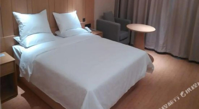 Xincheng Hotel, Book Hotel Hoteller i Altay med parkering, Parkering