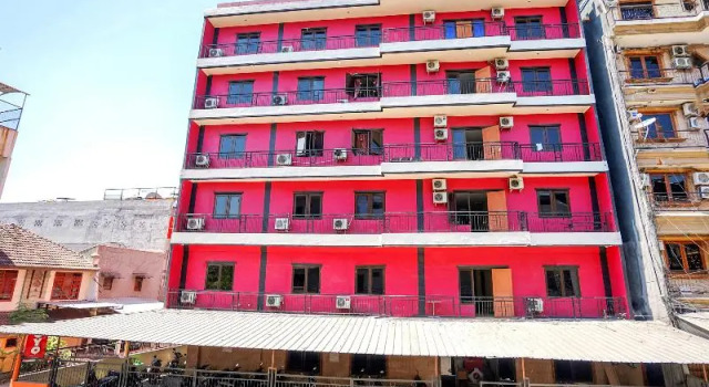 Oyo 1105 Nick's Aa5 Homestay, Book Hotel Hoteller i Gayungan med parkering, Parkering