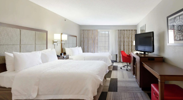 Четырёхместный номер Standard Hampton Inn Salem