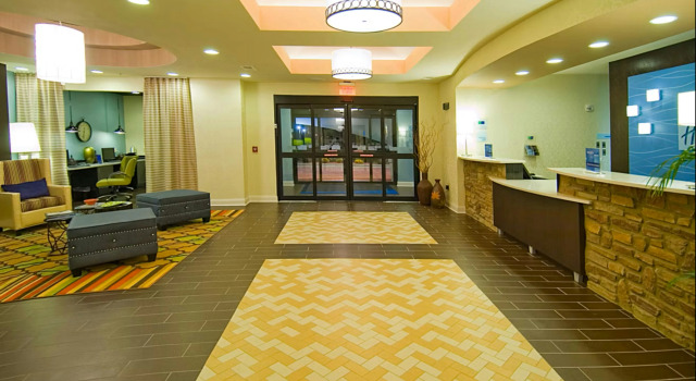 Holiday Inn Express Fulton, Boek Hotel Fulton Mississippi