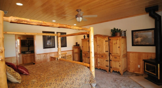 No. 13 Ski-In/Ski-Out Bear Mountain - 5 Br Home