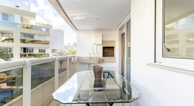 Apart w/ Barbecue in Condominium With Pool Bri0102