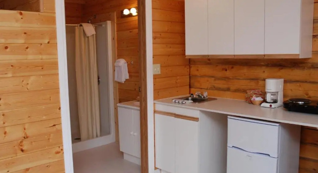Люкс Deluxe Triple J Hotel & Cabins