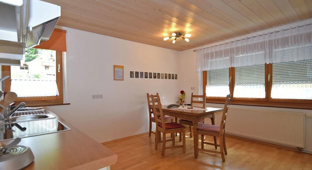Modern Apartment on the 1st Floor at the Foot of the Feldberg with Use of Garden