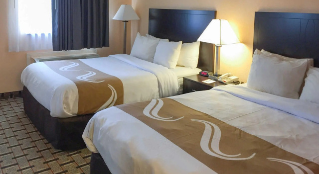 Standard Neljän hengen huone Quality Inn