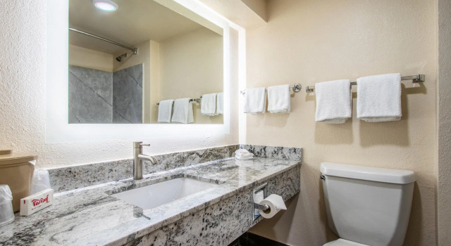 Четырёхместный номер Deluxe Red Roof Inn El Paso West
