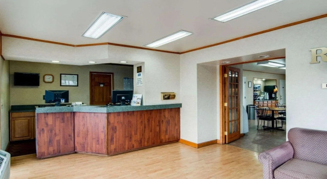 Rodeside Inn, จอง โรงแรม Roanoke เวอร์จิเนีย