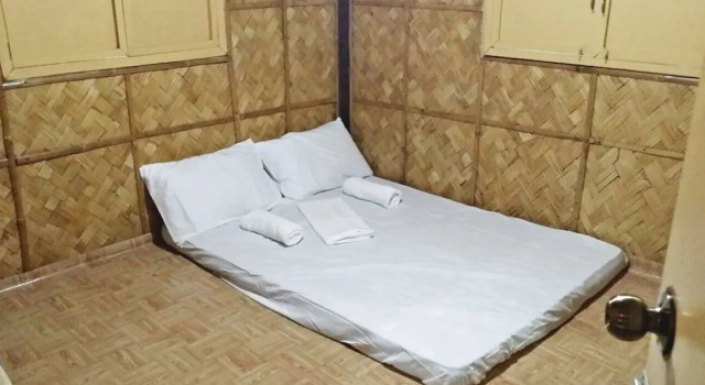 Номер Economy V House