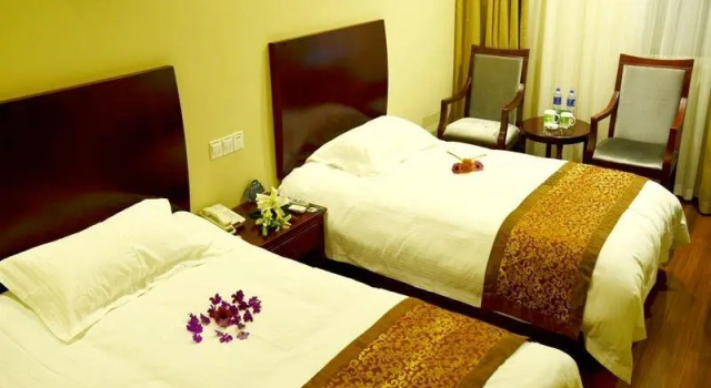 Двухместный номер Standard GreenTree Inn ShangHai Car Piers Studio Express Hotel