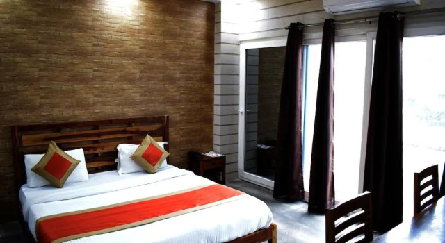 Hotel Palm Tree Sector 31