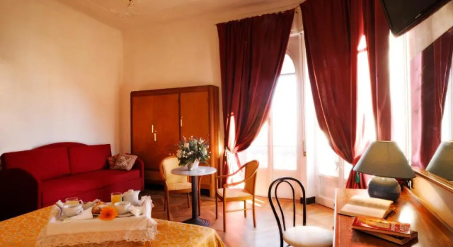 Трёхместный номер Standard Hotel Alfieri