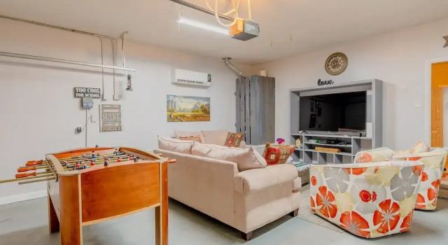 Family Friendly Spacious Home with Backyard Pool by Redawning