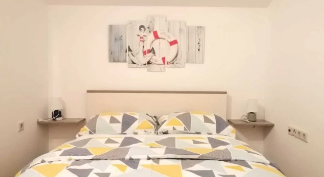 Family Apartment with Spatious Terrace, Забронировать Апартаменты/квартира Отели в центре Свети Вид-Михолице, в центре