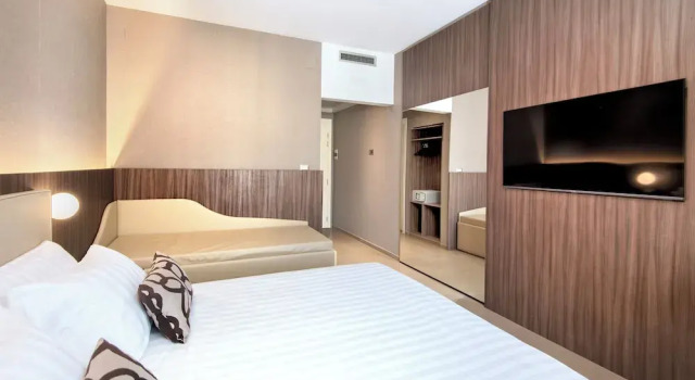Четырёхместный номер Standard Hotel Europa
