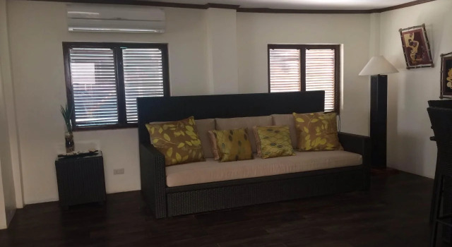 Swiper's Inn Boracay