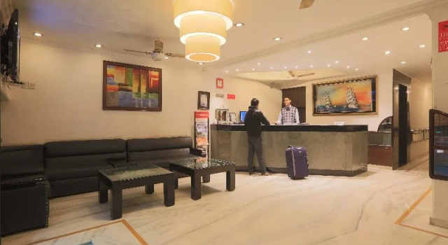Hotel Star By Star Group- Near Delhi Airport, Забронировать Отель Отели Нью-Дели с парковкой, Парковка