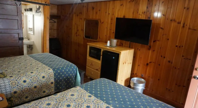 Четырёхместный номер Superior Marshalls Creek Rest Motel