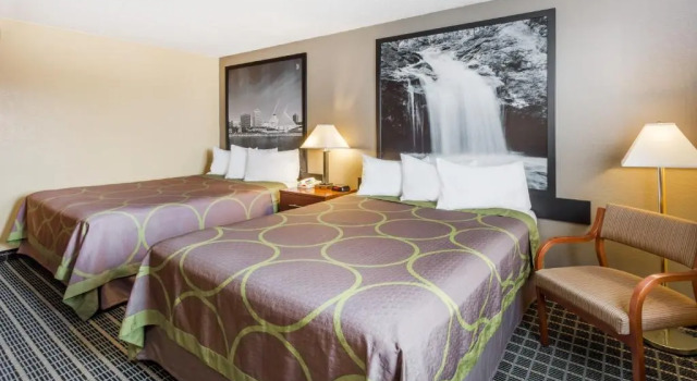 Четырёхместный номер Standard Super 8 by Wyndham Janesville