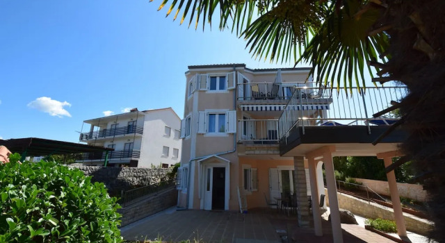 Apartments Frane