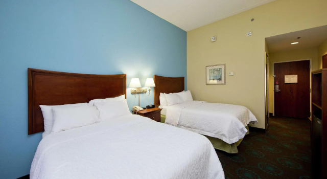 Четырёхместный номер Standard Hampton Inn Martinsburg South-Inwood
