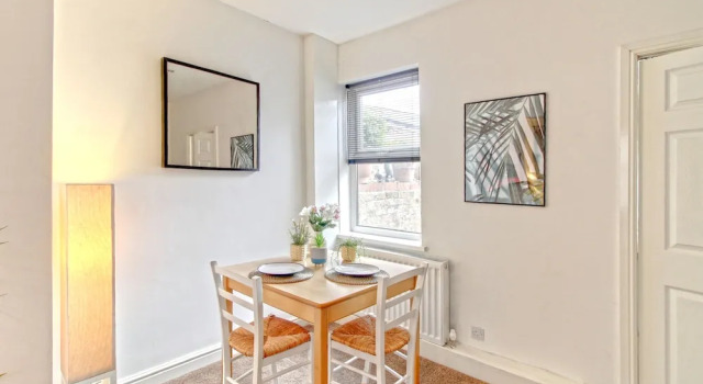 Spring Halls Carlton & Co Apartments Free Parking 2, Varaa Huoneisto Asunnot kohteessa Merseyside, Huoneisto